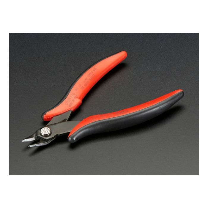 Flush diagonal cutters